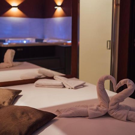 ホテルWellness Relax - Luxusni プラハ エクステリア 写真