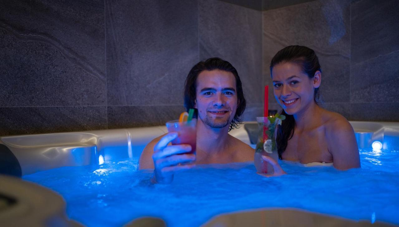 ホテルWellness Relax - Luxusni プラハ エクステリア 写真
