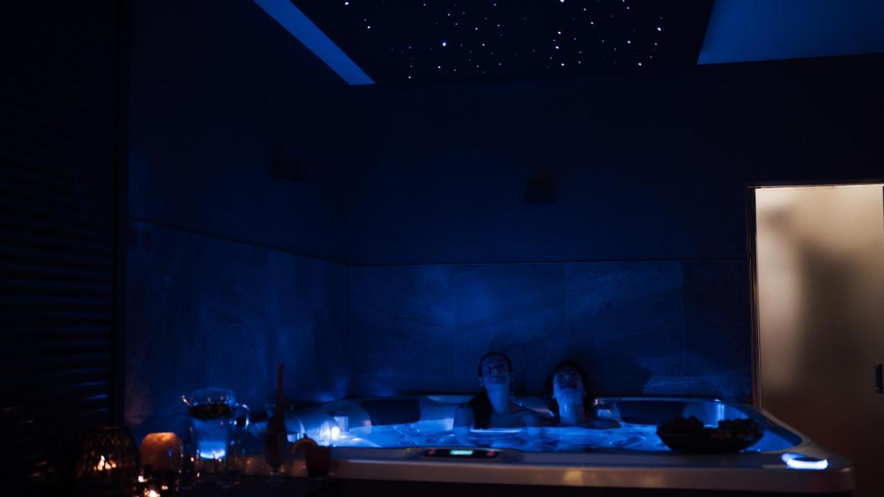 ホテルWellness Relax - Luxusni プラハ エクステリア 写真
