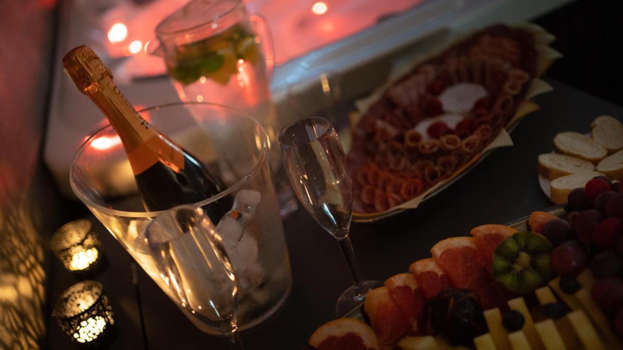 ホテルWellness Relax - Luxusni プラハ エクステリア 写真